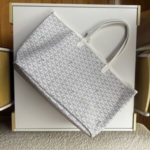 NWT White Tote Bag